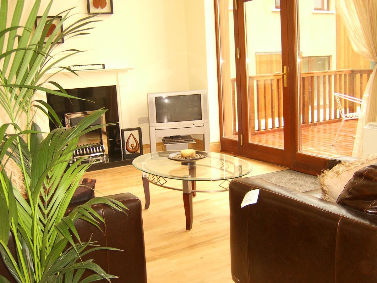 Castle Quay Villa Ballinadee Exteriör bild